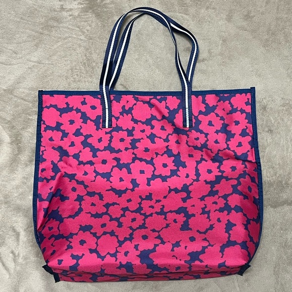 Estee Lauder Handbags - ESTĒE LAUDER FLORAL TOTE BAG